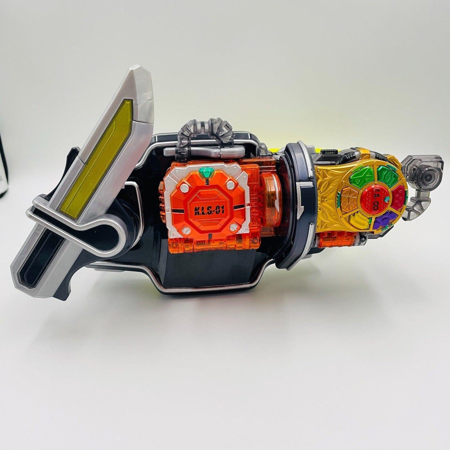 Kamen Rider Gaim DX Sengoku Driver & DX Kiwami Lock Seed Set Bandai
